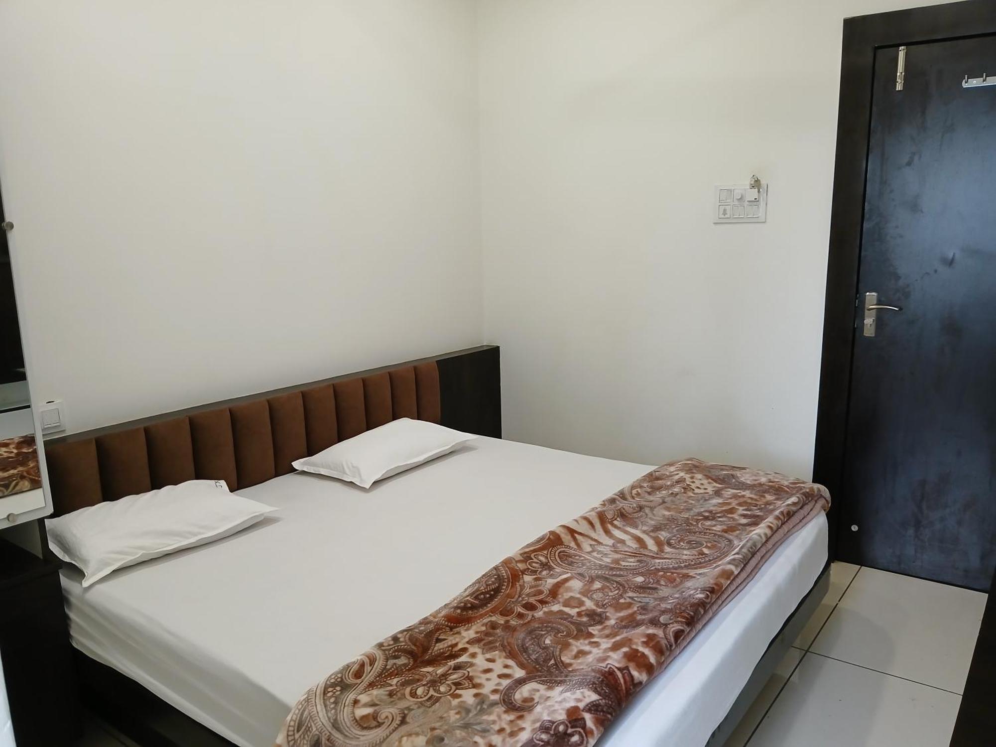 Hotel Jyoti Shree Ujjain Zewnętrze zdjęcie