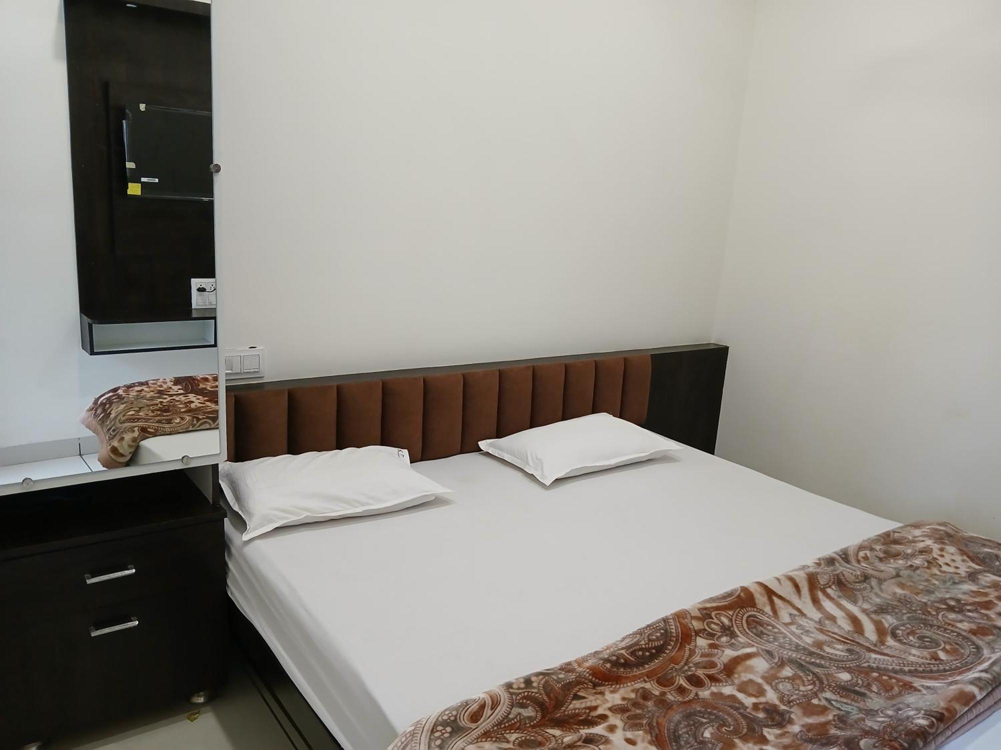 Hotel Jyoti Shree Ujjain Zewnętrze zdjęcie